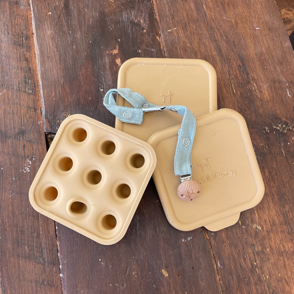 Moss and Fawn Silicone Feeder Molds and Feeder Keeper